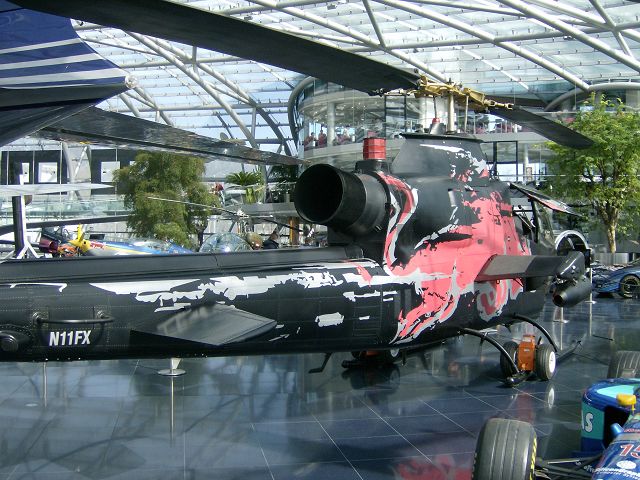 > Flughafen > Red Bull Hangar 7 7