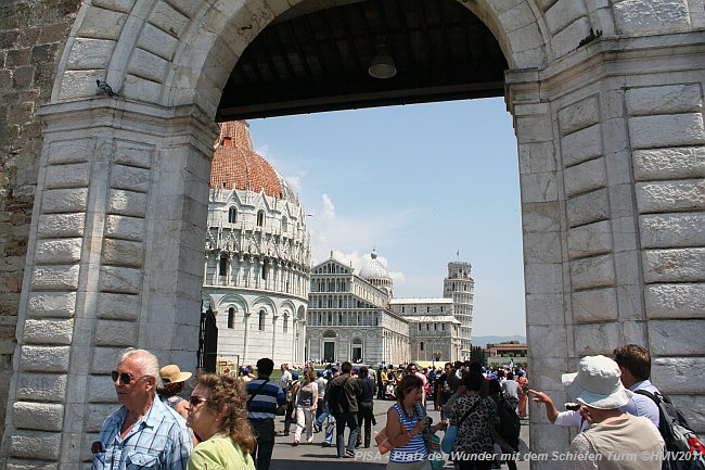 PISA > Einblick La Piazza del Duomo bzw. Piazza dei Miracoli (Platz der Wunder)