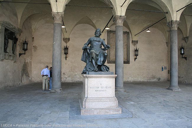 LUCCA > Palazzo Pretorio oder auch Palazzo del Podesta genannt