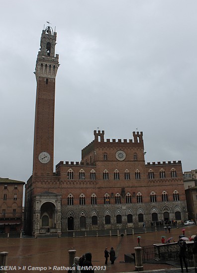 SIENA > Il Campo > Rathausturm - Torre del Mangia