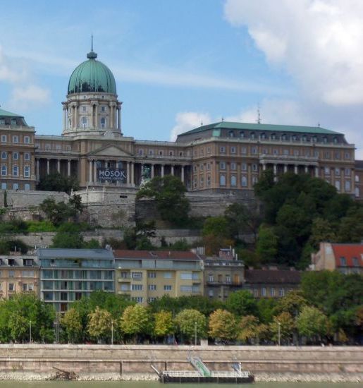 H:Budapest>Burg vom Ostufer aus2