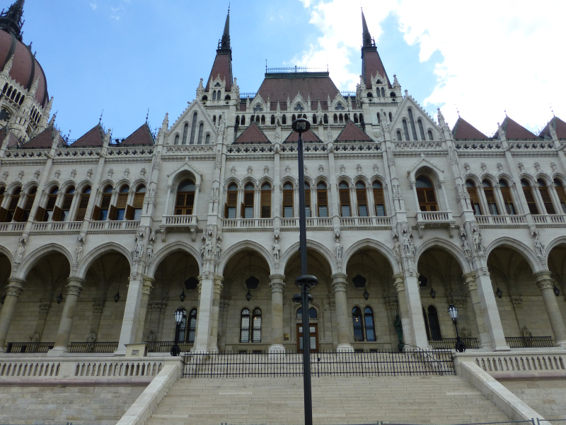 H:Budapest>Parlament>Westseite3