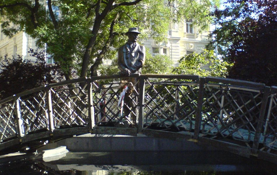 H:Budapest>Kossuth tér>Imre Nagy-Denkmal