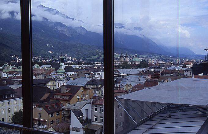 INNSBRUCK > Rathauspassage > Turmaussicht über Innsbrucks Dächer