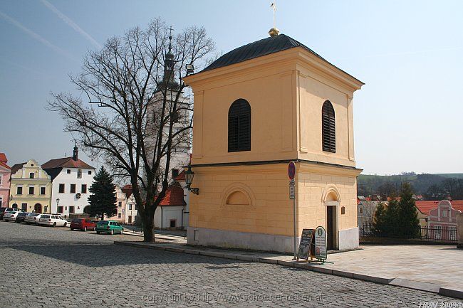 HORSOVSKY TYN > Platz vorm Schloss