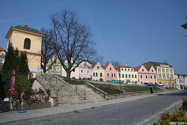 HORSOVSKY TYN > Platz vorm Schloss