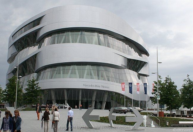 STUTTGART > Das Mercedes Benz Museum