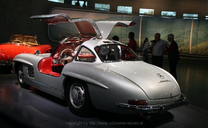 STUTTGART > Mercedes Benz Museum > M4 > 300 SL