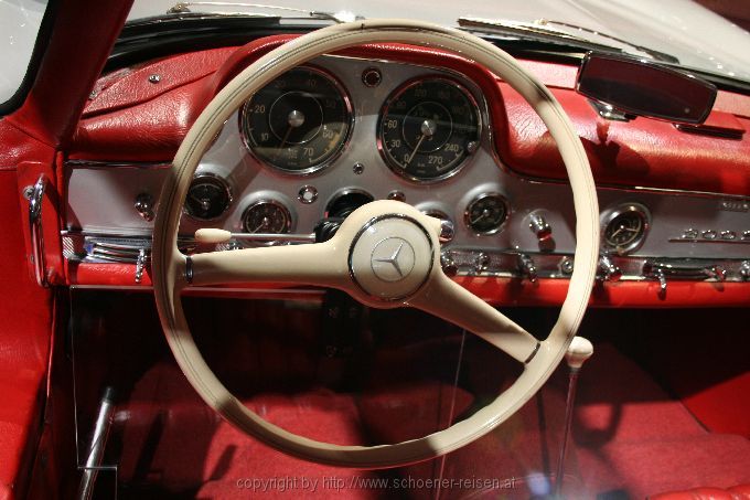 STUTTGART > Mercedes Benz Museum > M4 > 300 SL