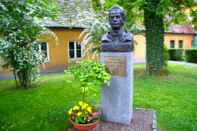 Fuggerei die kleine Stadt in der Stadt Augsburg 6