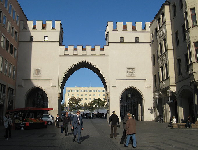 München > Karlstor