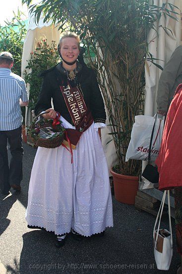 HAMBURG > Hafenfest 2009 > Altländer Apfelkönigin