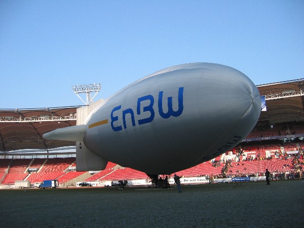 STUTTGART-BAD CANNSTADT > Gottlieb-Daimler-Stadion > EnBW Werbezeppelin