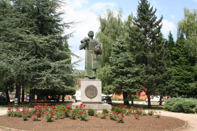 Cetinje > Denkmal Ivan Crnojevici