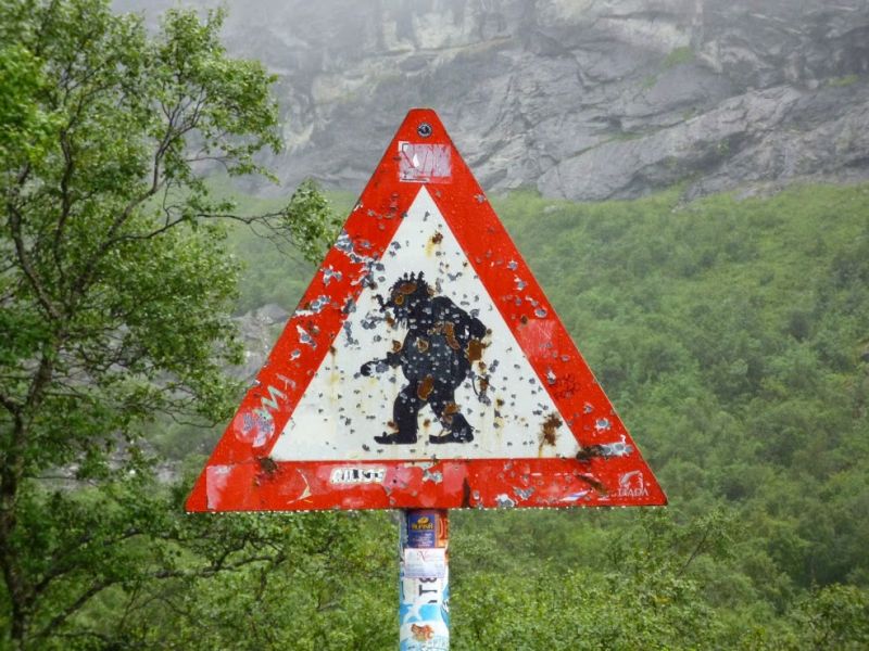 N:Trollberge>Warnschild