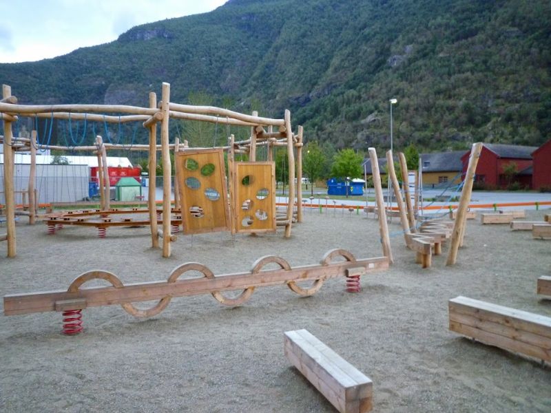 N:Laerdal>Hotelspielplatz