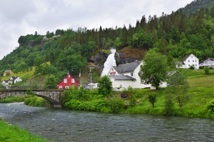 Steinsdalfossen1