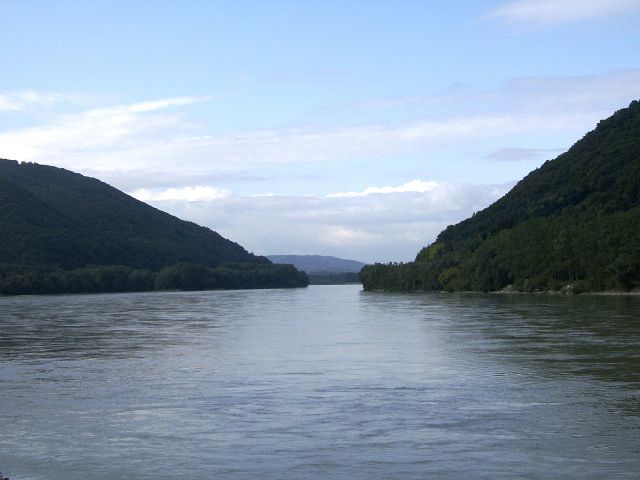 NIEDERÖSTERREICH > Wachau > Burgruine Aggstein > Blick über die Wachau