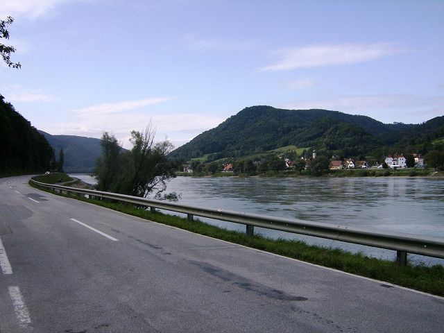 NIEDERÖSTERREICH > Wachau > Burgruine Aggstein > Blick über die Wachau