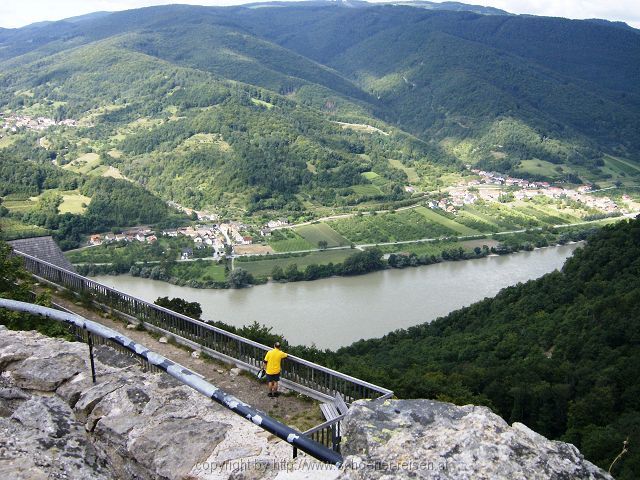 NIEDERÖSTERREICH > Wachau > Burgruine Aggstein > Blick über die Wachau