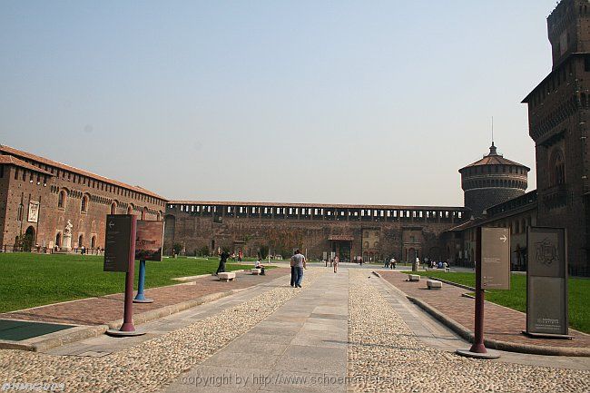 MILANO > Castello Sforzesco > Corte Principale