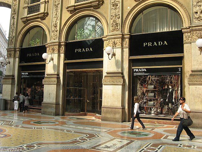 MILANO > Galleria Vittorio Emanuele II > Prada