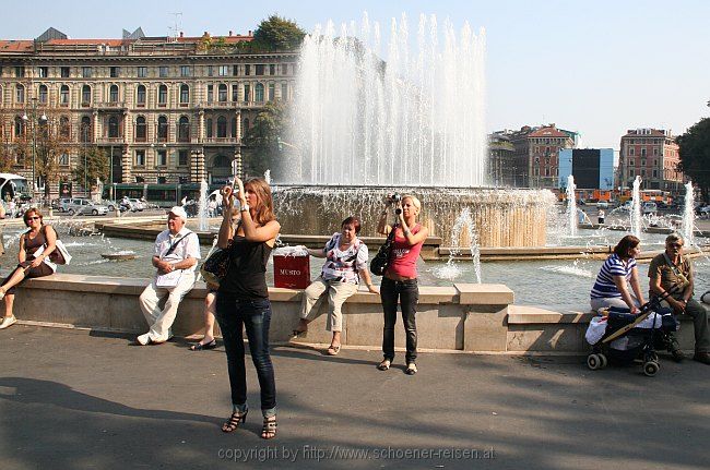 MILANO > Piazza Castello > Brunnen