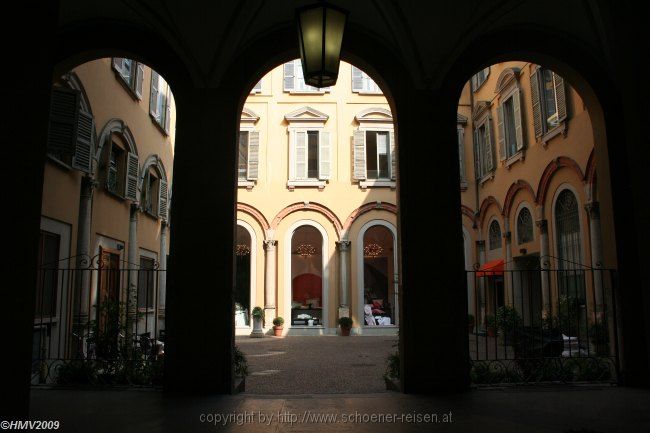 MILANO > Via Guiseppe Verdi