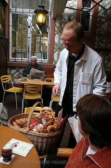 FRANKFURT-SACHSENHAUSEN > Backwarenverkäufer - Zum Gemalten Haus