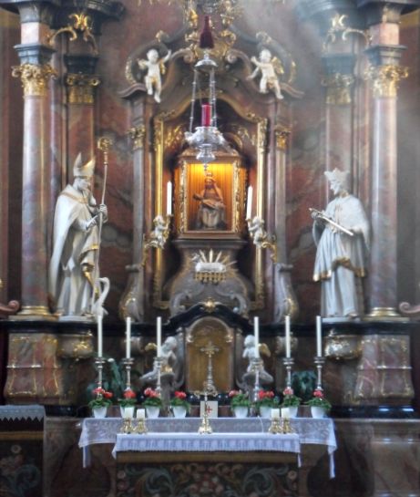 D: Aschaffenburg>Sandkirche>Nepomuk am Altar