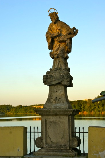 CZ: Jindrichuv Hradec (Okres Jindrichuv Hradec) > Nepomuk auf der Brücke