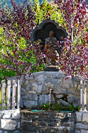 A: PRUTZ bei Landeck (Tirol) > Brunnenfigur