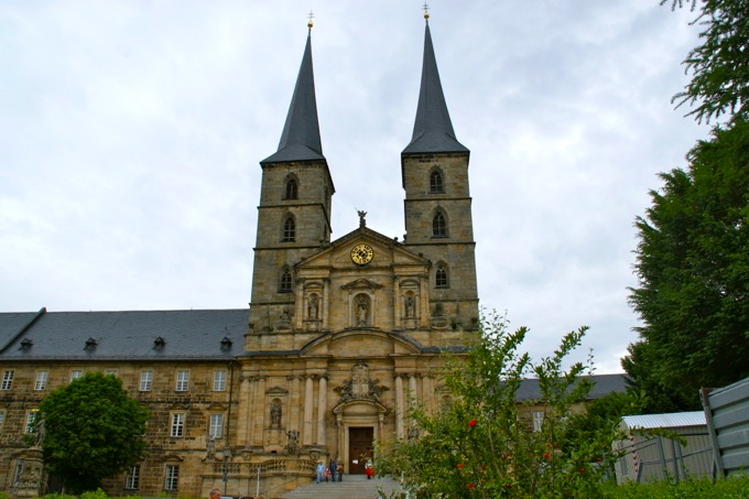 D: BAMBERG Oberfranken > Holzstatue in der St. Michael Kirche 3