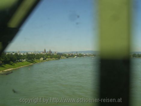 MAINZ > Rheinzufluss des Mains