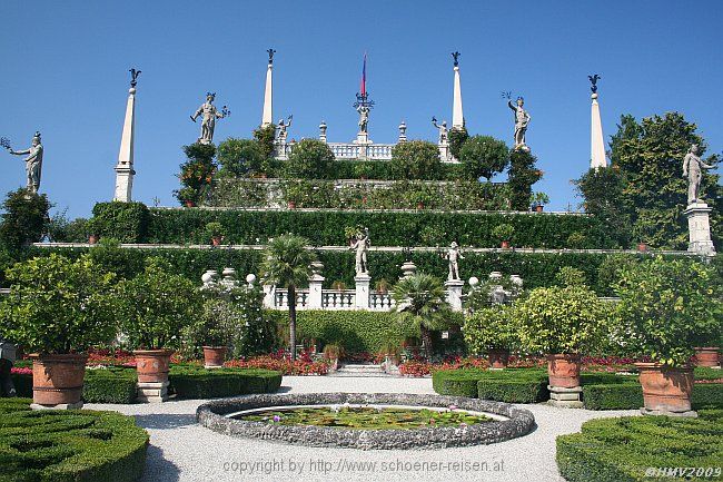 ISOLA BELLA > Terrassenförmige Gartenanlage