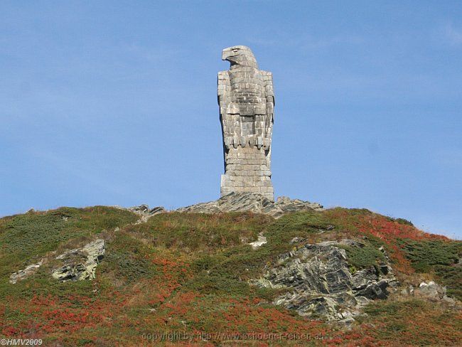 SIMPLON-PASSSTRAßE > Simplonwächter > Denkmal der Gebirgsbrigade 11