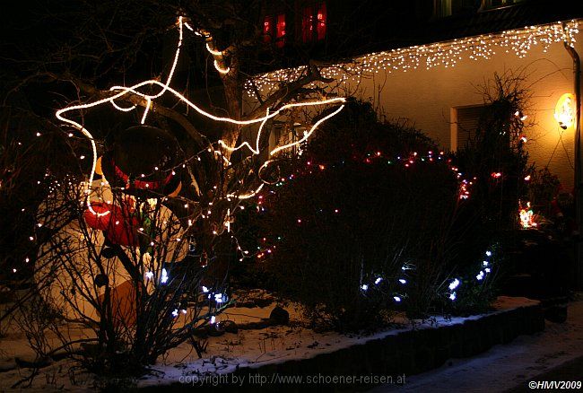 Schneemann im Böblinger Vorgarten