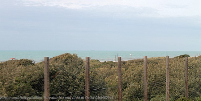 601 > Strada zwischen Torvaianica und Lido di Ostia > Aublick aufs Meer