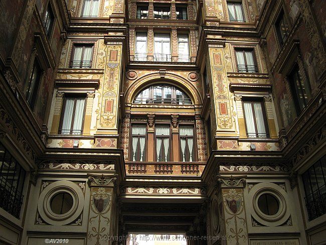 ROMA > Palazzo Sciarra > Innenhof > Fassade Nord