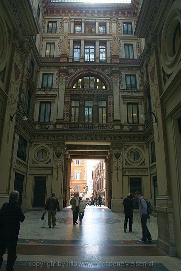 ROMA > Palazzo Sciarra > Innenhof > Fassade Süd