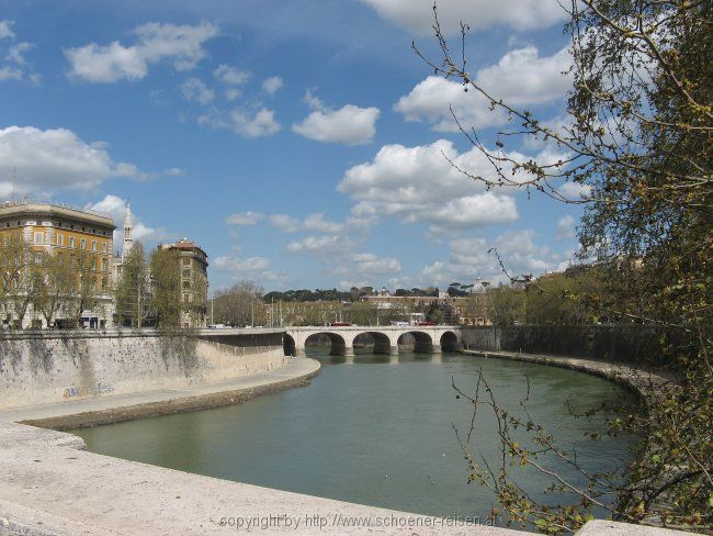ROMA > Ponte Umberto I. > Tiberblick flussaufwärts