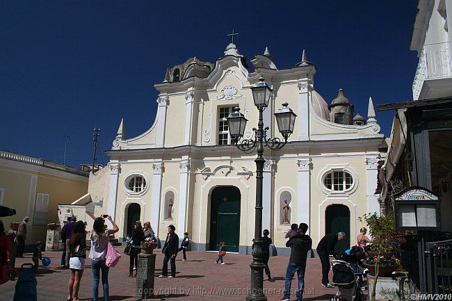 ANACAPRI > Via Giuseppe Orlandi > Piazza Armando Diaz und Chiesa San Michele