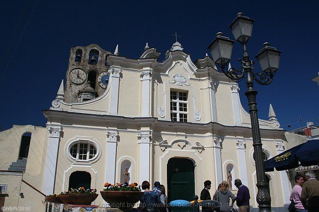 ANACAPRI > Via Giuseppe Orlandi > Piazza Armando Diaz und Chiesa San Michele