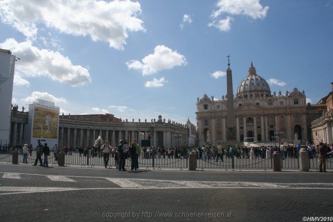 VATIKANSTAAT > Piazza San Pietro mit Basilica di San Pietro