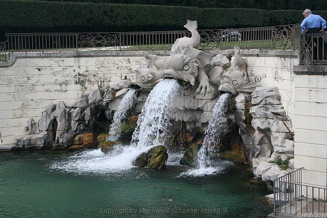 KÖNIGSSCHLOSS CASERTA > Giardino > Fontana dei Delfini