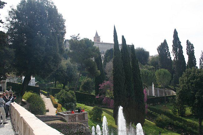 TIVOLI > Villa d'Este > Park > 17 - Brunnenausblick an der Wasserorgel