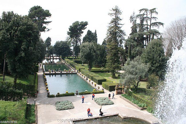 TIVOLI > Villa d'Este > Park > 19 - Ausblick auf dem Weg von der Wasserorgel zu den Sibyllengrotten