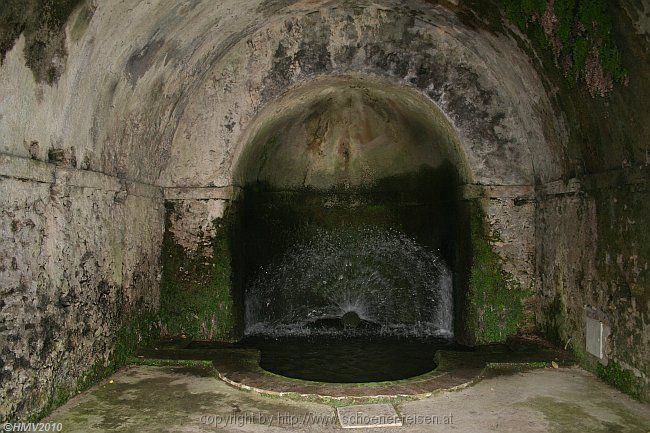 TIVOLI > Villa d'Este > Park > 19 - Rechte Grotte der Sibylle