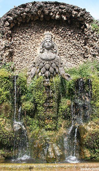 TIVOLI > Villa d'Este > Park > 27 - Brunnen der Diana von Ephesus