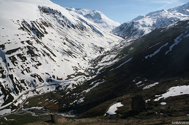 DAMPFBAHN FURKA-BERGBAHN > Tiefenbach > Blick auf die Bahnstrecke